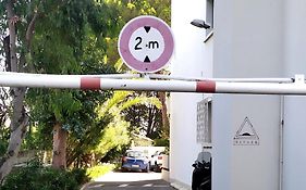 Grand studio climatisé en bord de mer avec parking sécurisé
