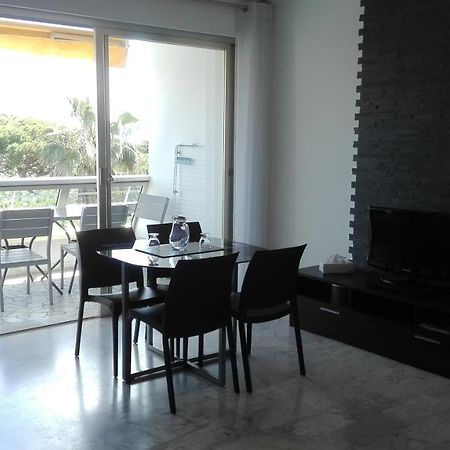 Grand studio climatisé en bord de mer avec parking sécurisé Golfe Juan Esterno foto